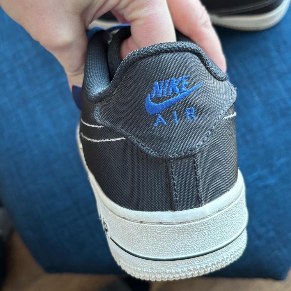 Nike shoes - Picture 3 of 5
